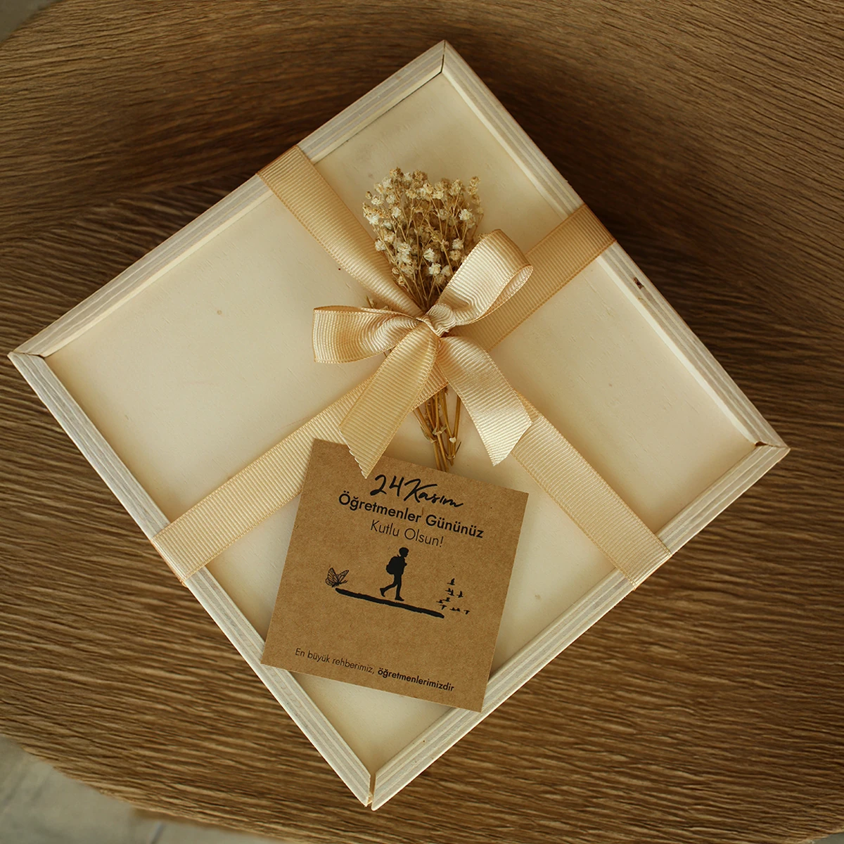 Öğretmen Günü Temalı Hediye Kutusu Seti - Model 1